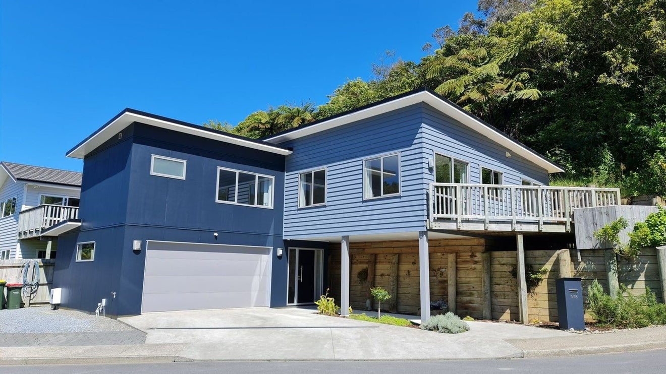 1/16 Kelso Grove, Kelson, Lower Hutt - Carousel 1