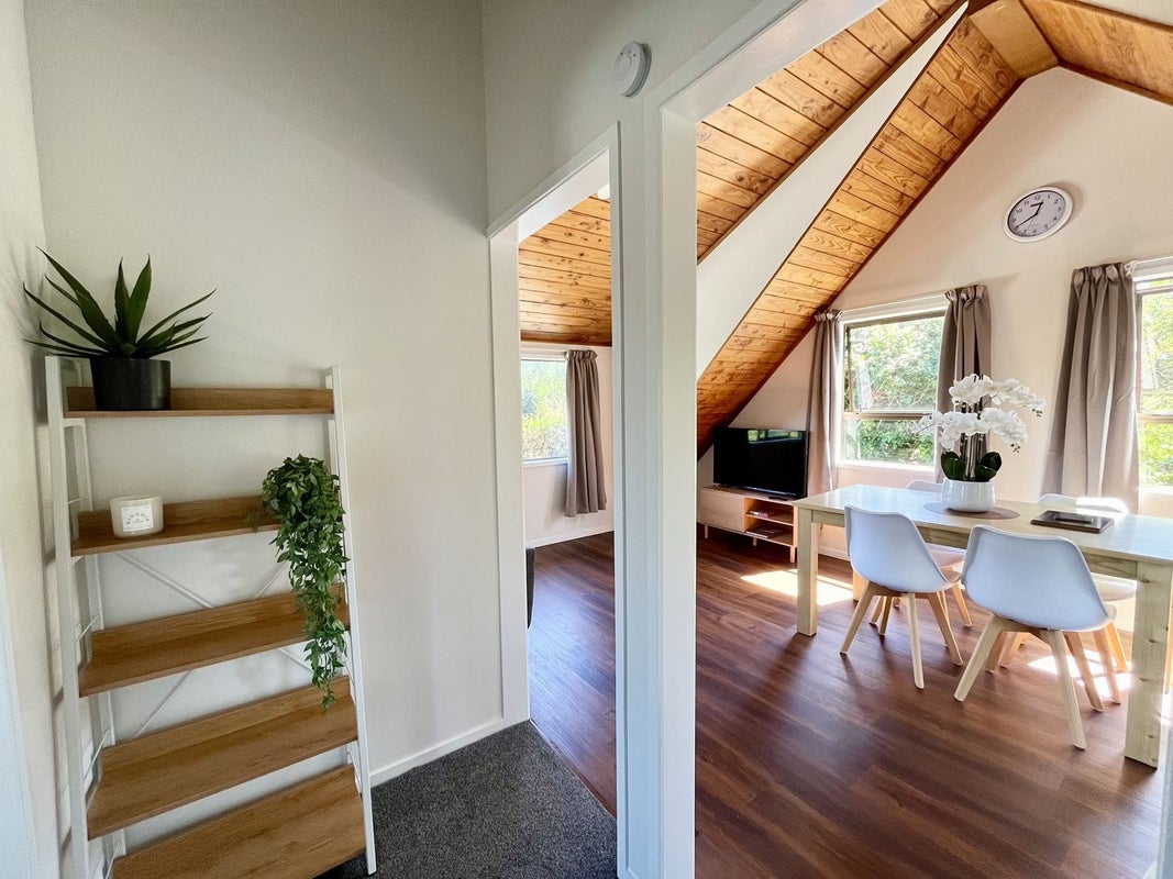 8 Rewi Road, Royal Oak, Auckland - Carousel 2