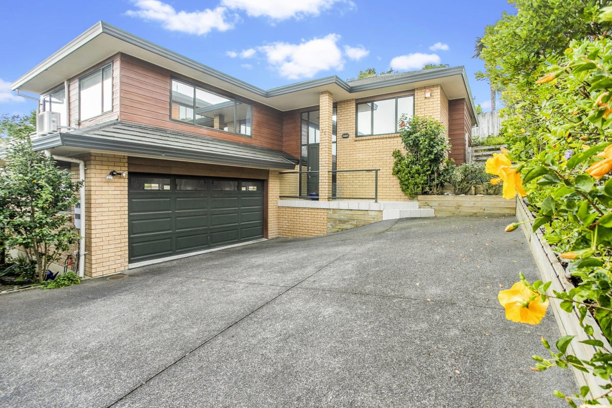 3B Luana Way, Bucklands Beach, Auckland - Carousel 1
