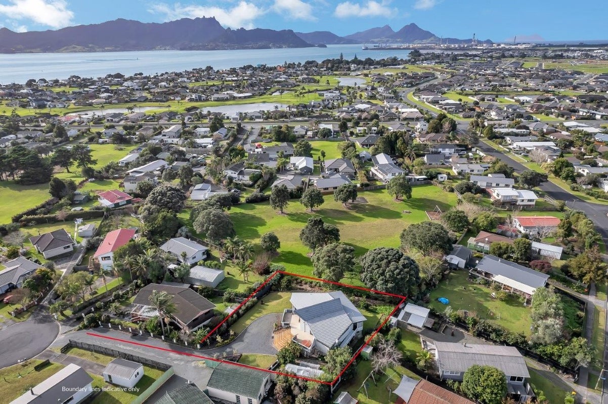 6 Prion Place, One Tree Point - Carousel 23