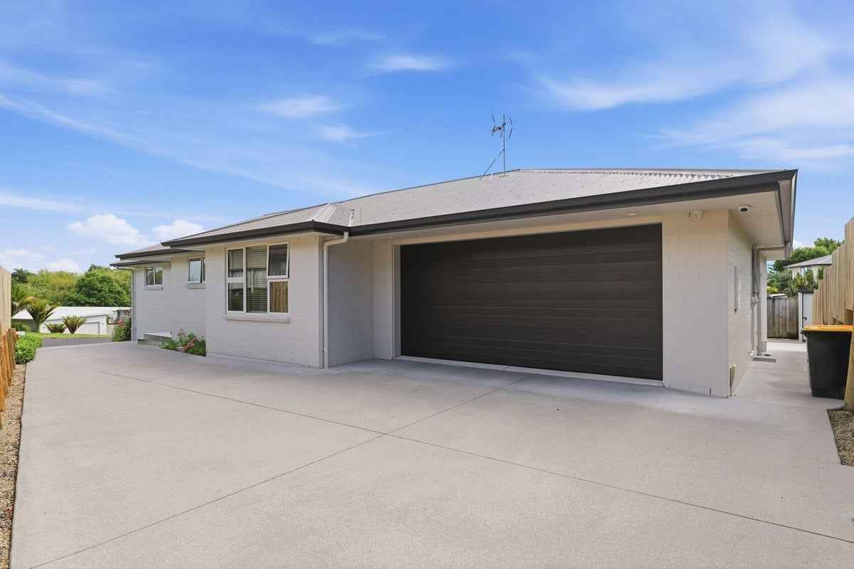 106 Castlewold Drive, Bethlehem, Tauranga - Carousel 2