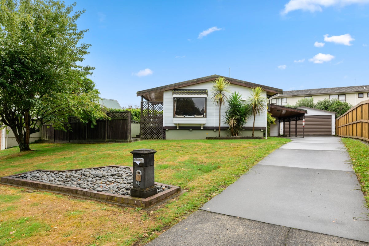 4 Waitawa Place, Lynmore, Rotorua - Carousel 1