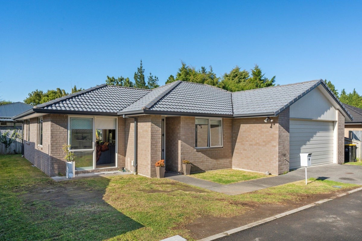 10 Himalayan Close, Judea, Tauranga - Carousel 1