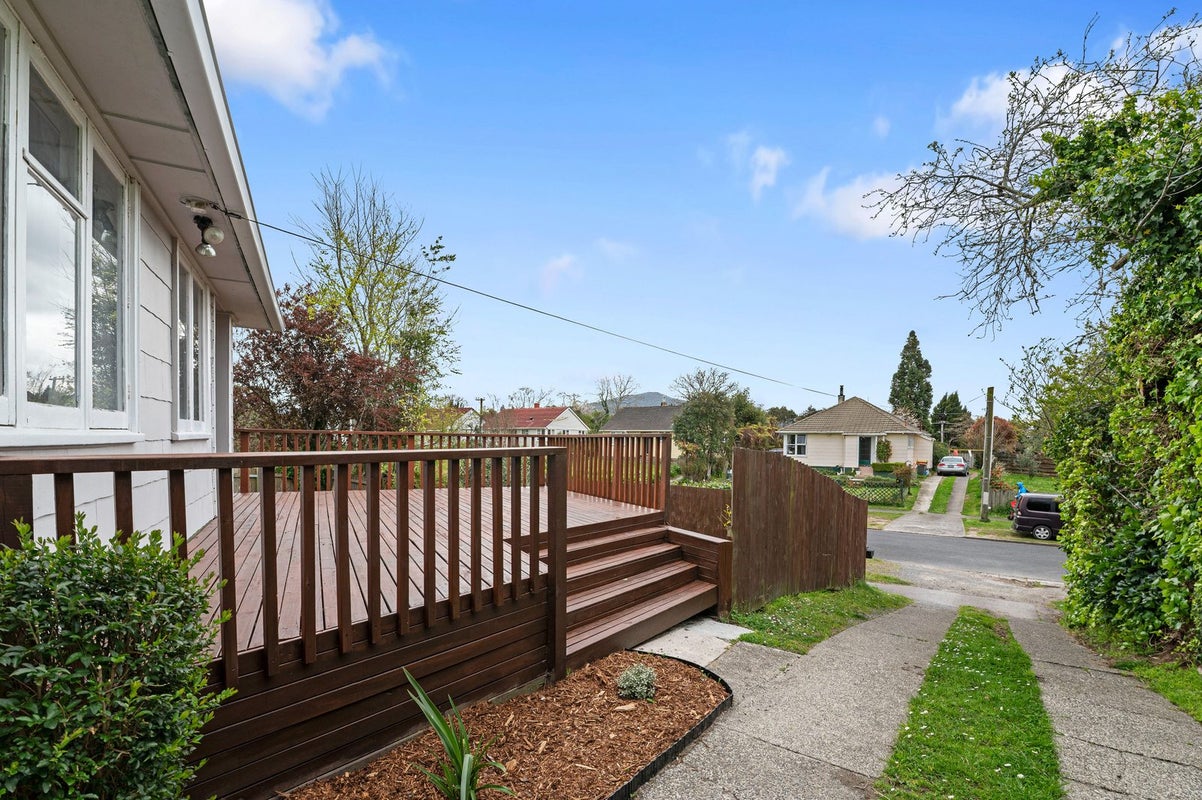 2A Manuka Crescent, Hillcrest, Rotorua - Carousel 1