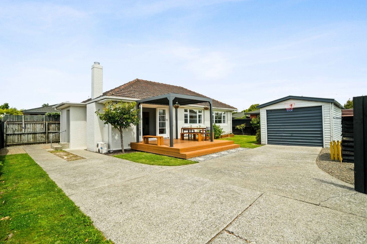 2 Rustic Lane, Spreydon, Christchurch - Carousel 1