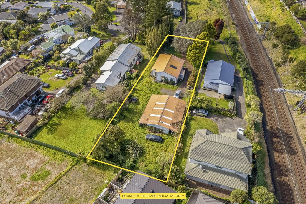 9 Malam Street, Glen Eden, Auckland - Carousel 1