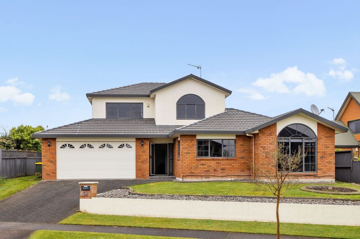 34 Keswick Crescent, Huntington, Hamilton - Carousel 2