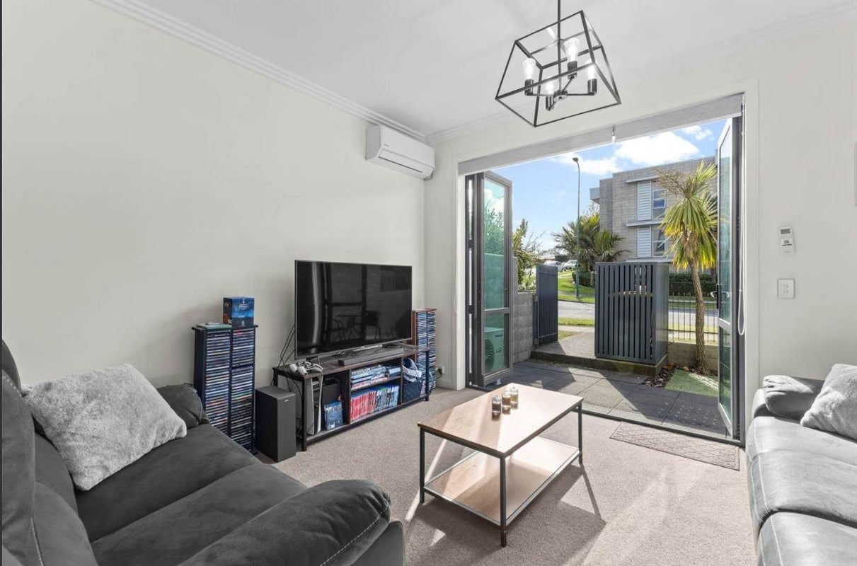 86 Norwood Drive, Flat Bush, Auckland - Carousel 2