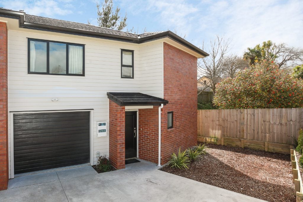 4/19 Albert Street, Hamilton East, Hamilton - Carousel 1