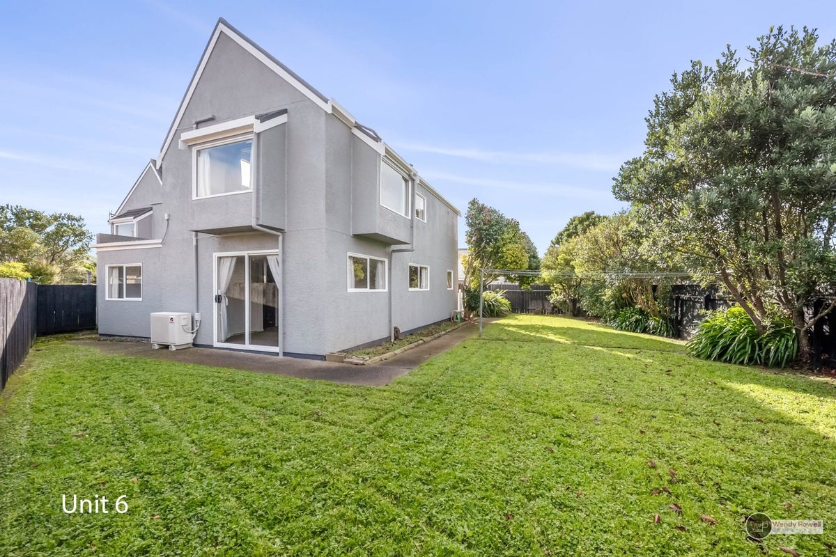 6 Taieri Crescent, Kelson, Lower Hutt - Carousel 10