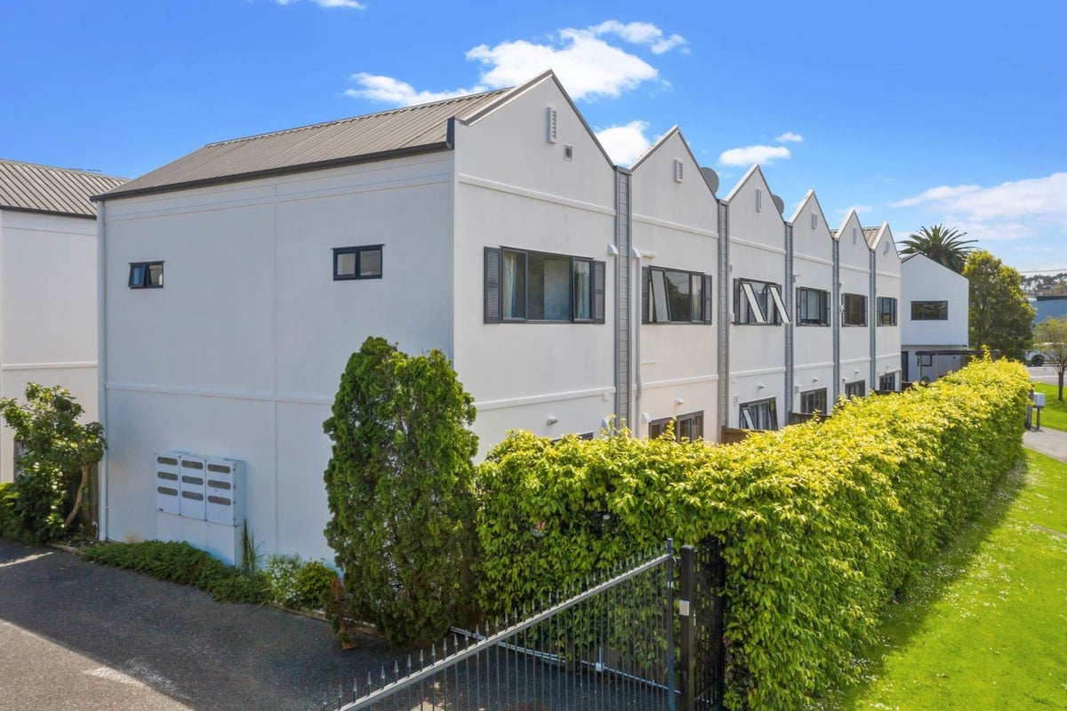 52 Stanhope Road, Mount Wellington, Auckland - Carousel 1