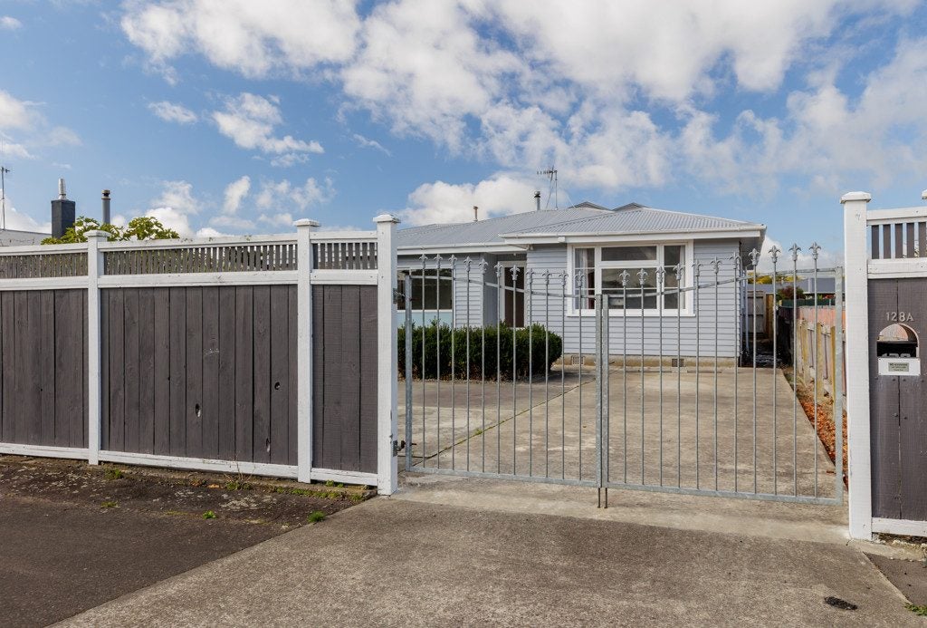 128A Ferguson Street, West End, Palmerston North - Carousel 2