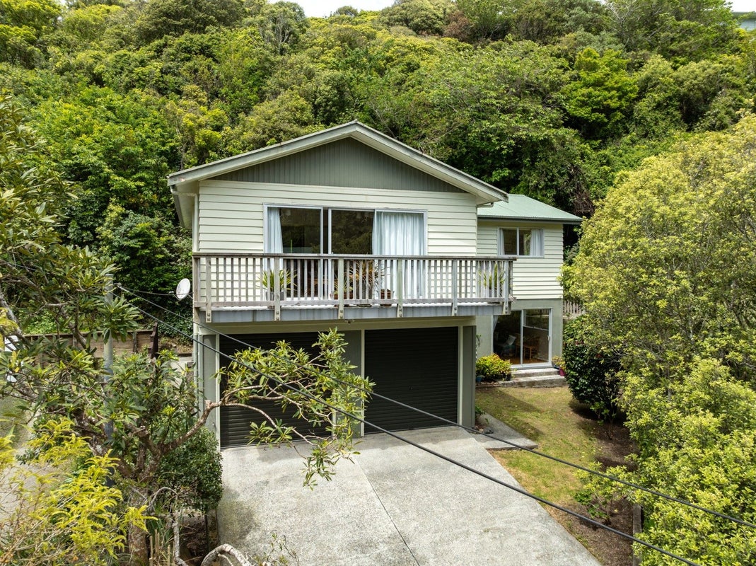 91 South Karori Road, Karori, Wellington - Carousel 1