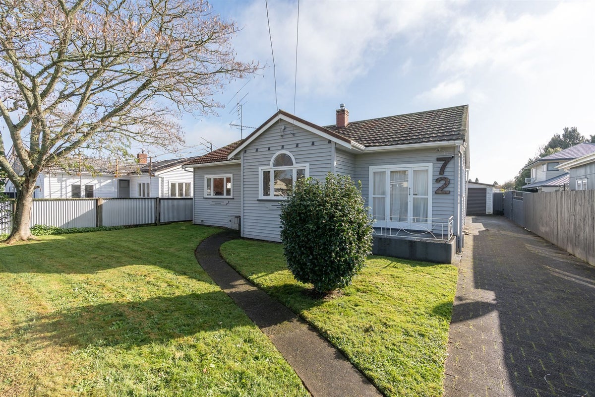 72 Rimu Street, Maeroa, Hamilton - Carousel 1