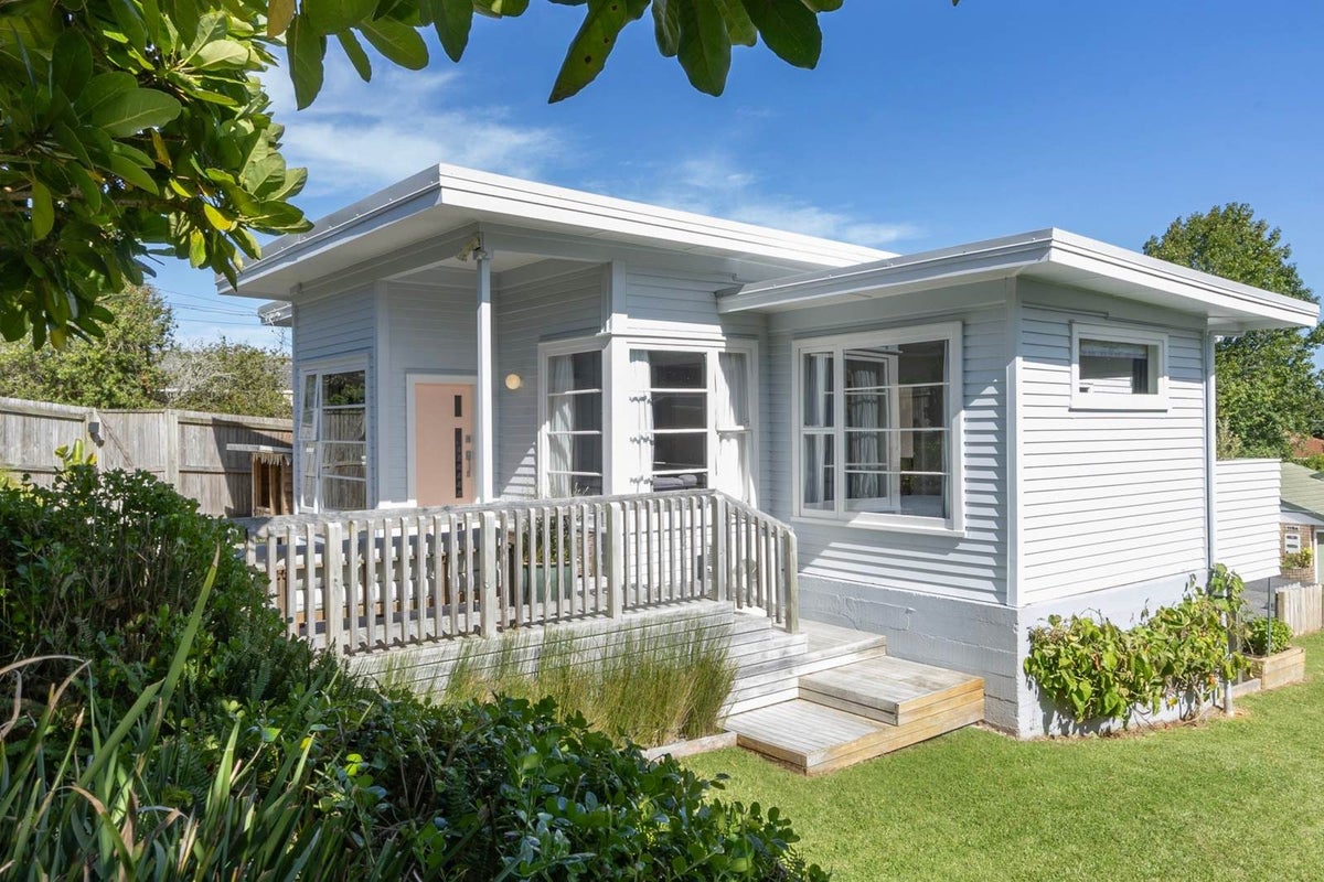 119 Hutchinson Avenue, New Lynn, Auckland - Carousel 1