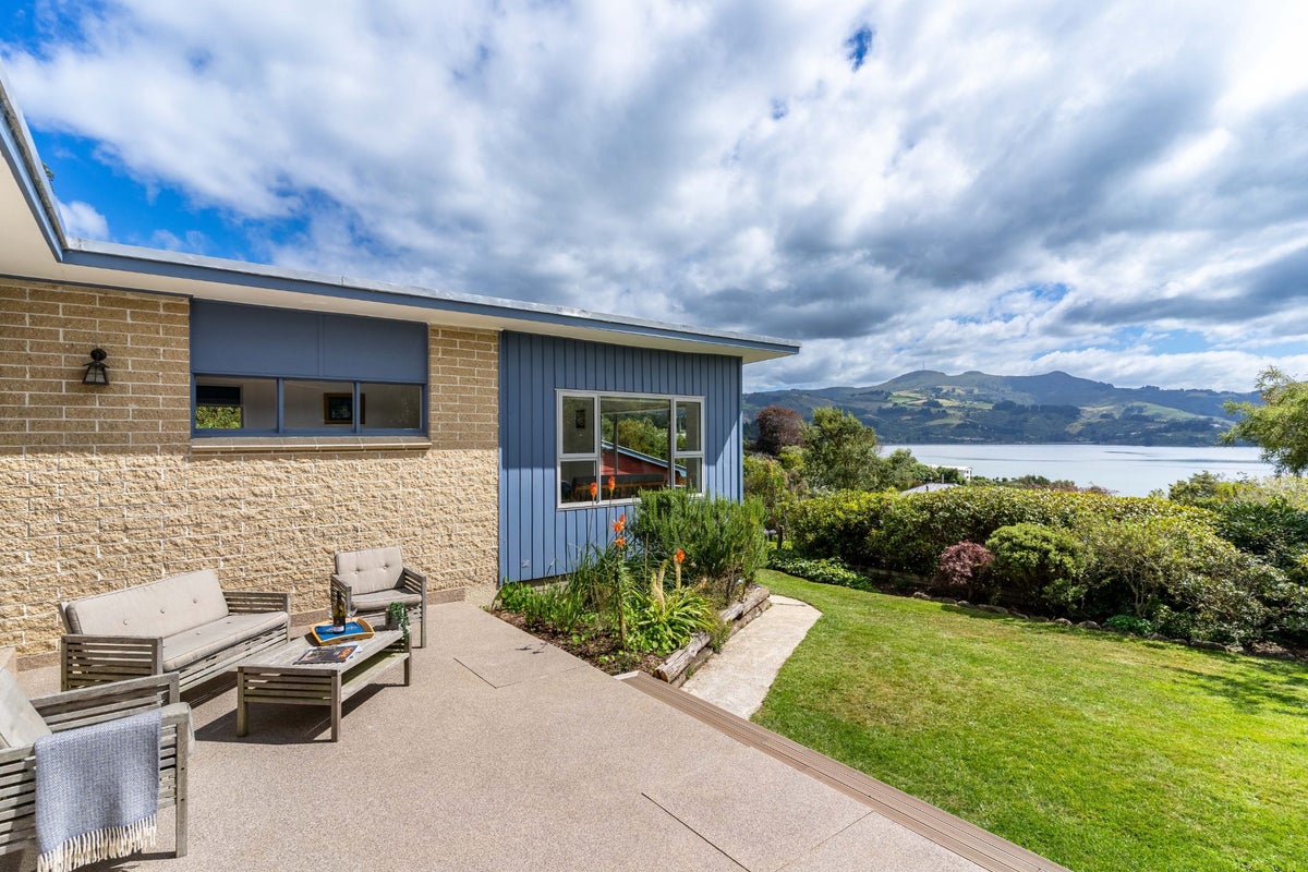 25 Matariki Street, Broad Bay, Dunedin - Carousel 1