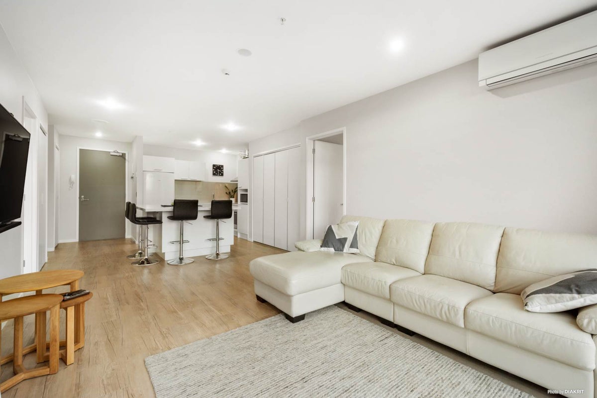 106/19 Bute Road, Browns Bay, Auckland - Carousel 2