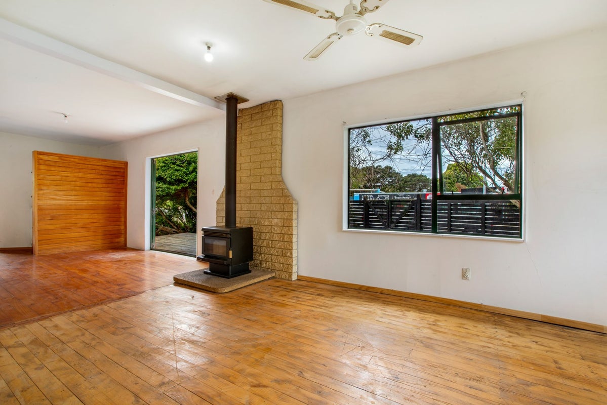 28 Onetangi Road, Onetangi, Waiheke Island - Carousel 22