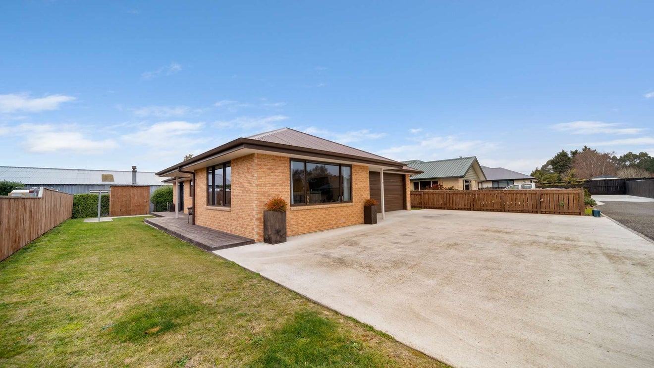 4C Avoca Drive, Waiareka Junction, Oamaru - Carousel 1