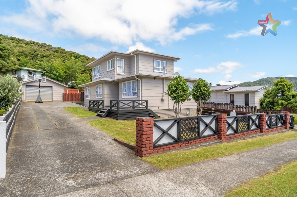 20 Manurewa Grove, Wainuiomata, Lower Hutt - Carousel 1