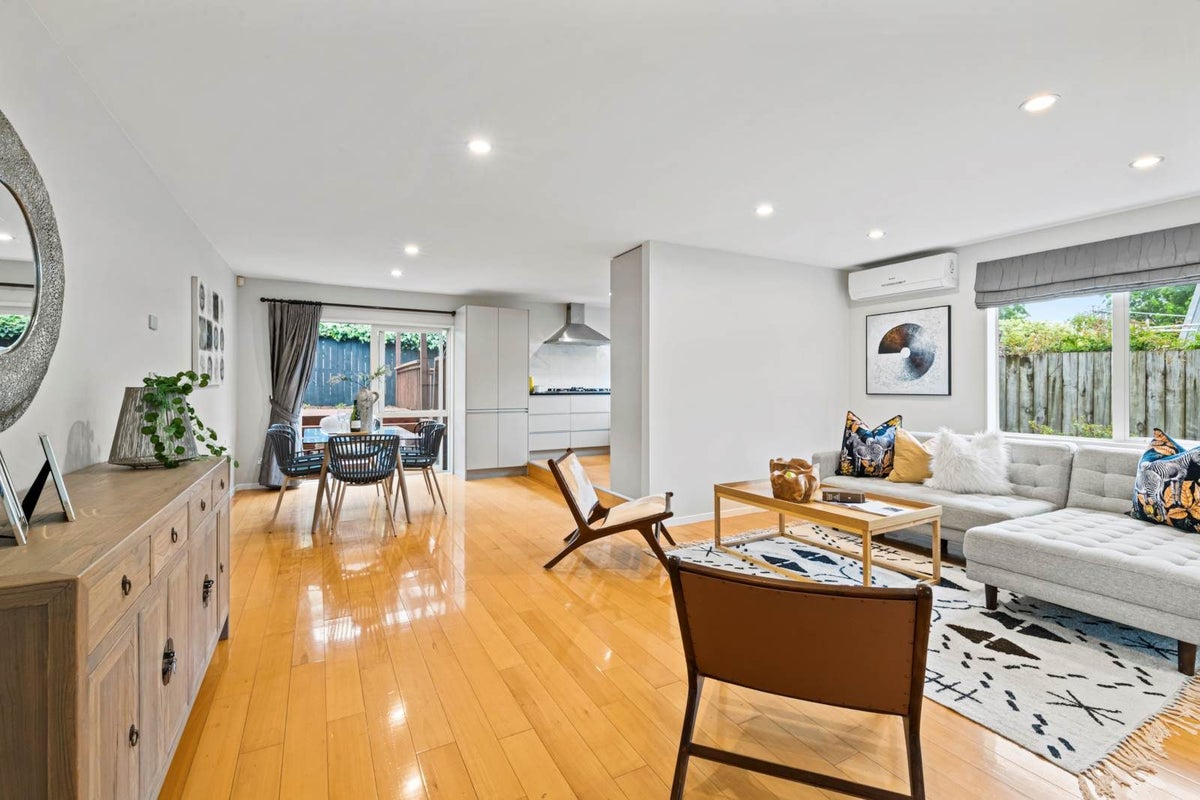 114A Lake Road, Northcote, Auckland - Carousel 2