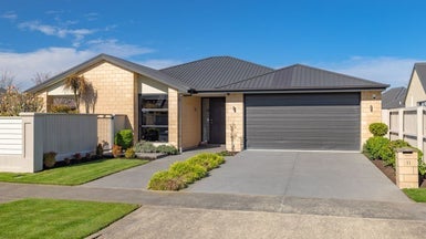 11 Waterford Avenue, Northwood, Christchurch - Carousel 1