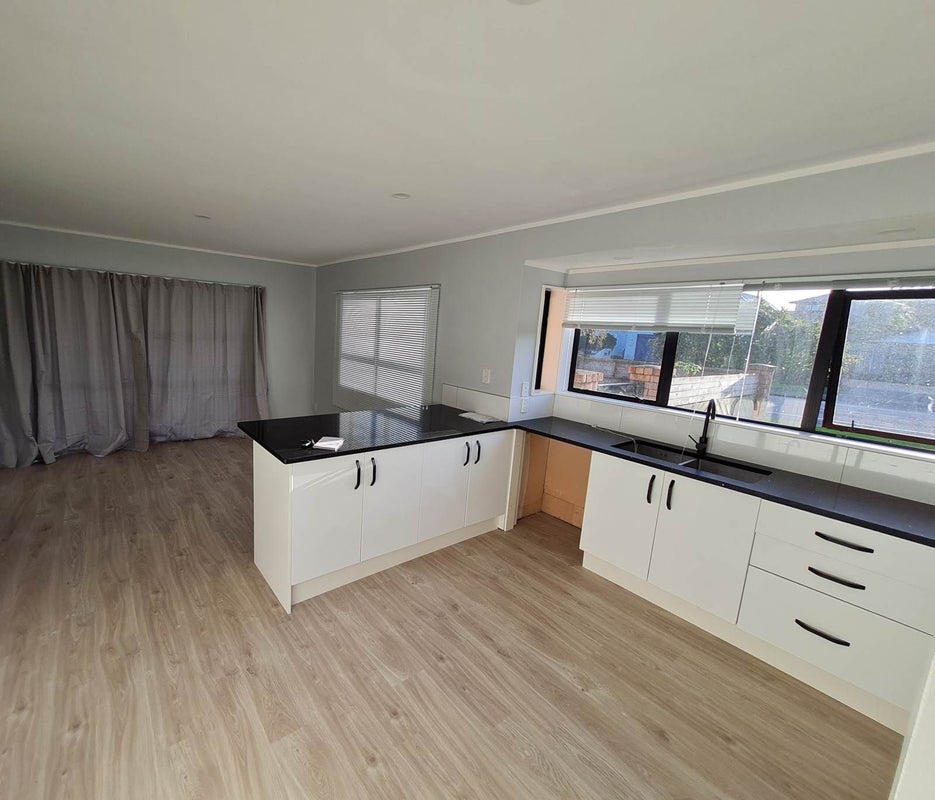 18 Charles Prevost Drive, The Gardens, Auckland - Carousel 1