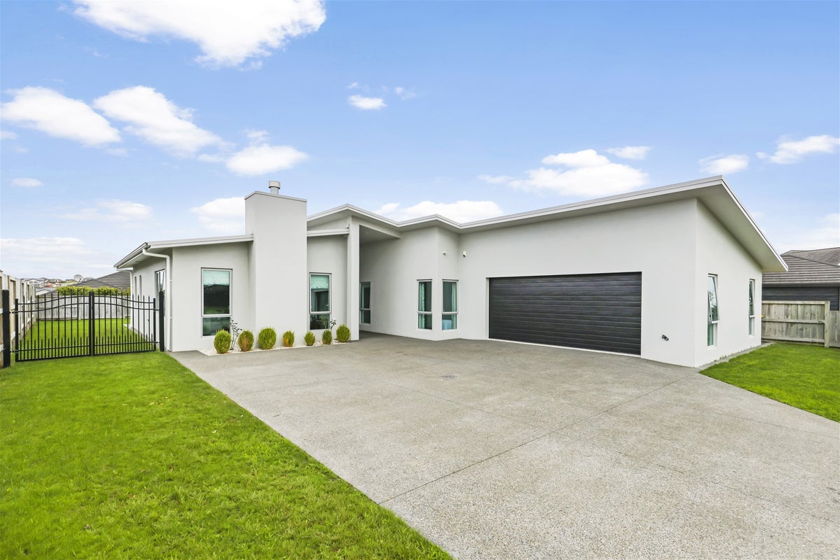 18 Miranda Place, Flagstaff, Hamilton - Carousel 1