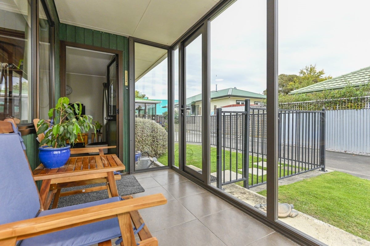 610 Queen Street West, Saint Leonards, Hastings - Carousel 2