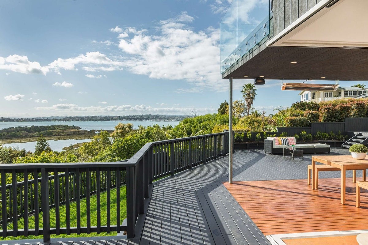 11 Calder Place, Glen Innes, Auckland - Carousel 2