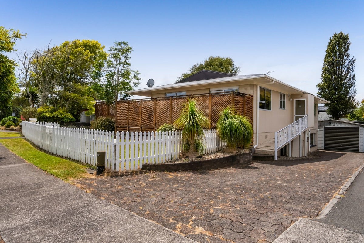 147 Govett Avenue, Frankleigh Park, New Plymouth - Carousel 24