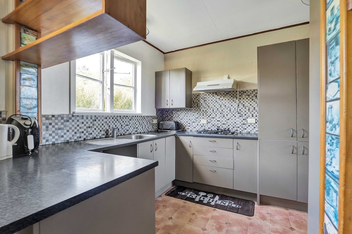 11/11A Laurent Vc Street, Hawera, Hawera - Carousel 1