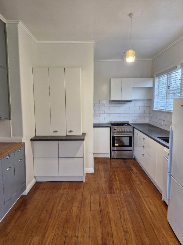 11 Clovelly Street, Brooklands, New Plymouth - Carousel 1