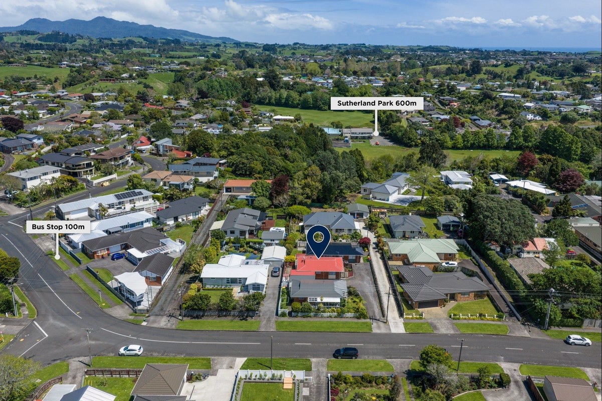124C Govett Avenue, Frankleigh Park, New Plymouth, Taranaki - Carousel 22