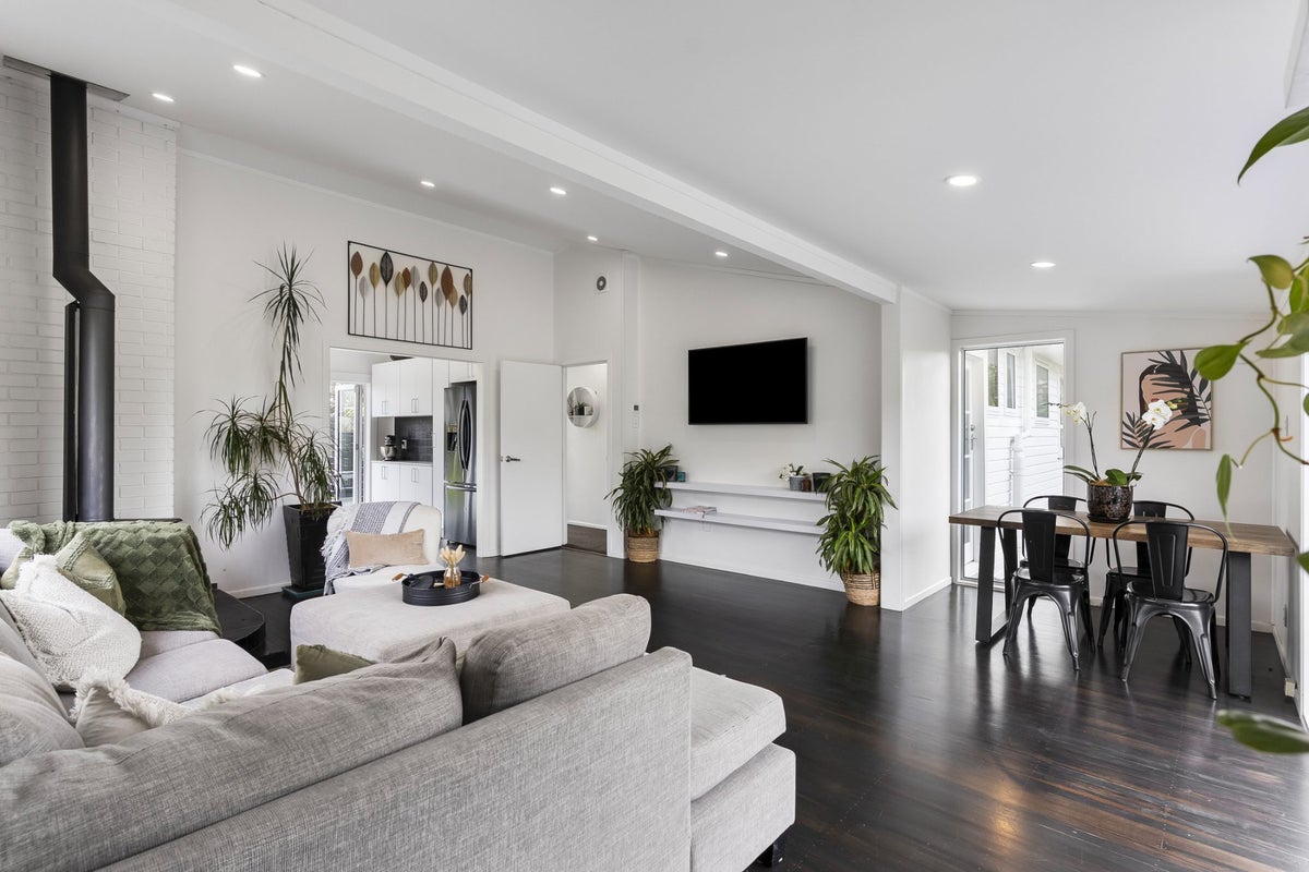 29 Trelawn Place, Cockle Bay, Auckland - Carousel 2