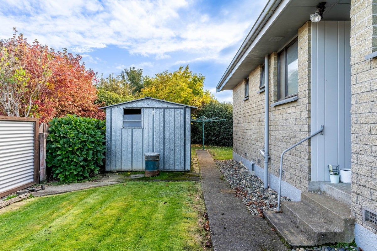 21 Waterford Drive, Winton, Winton - Carousel 17