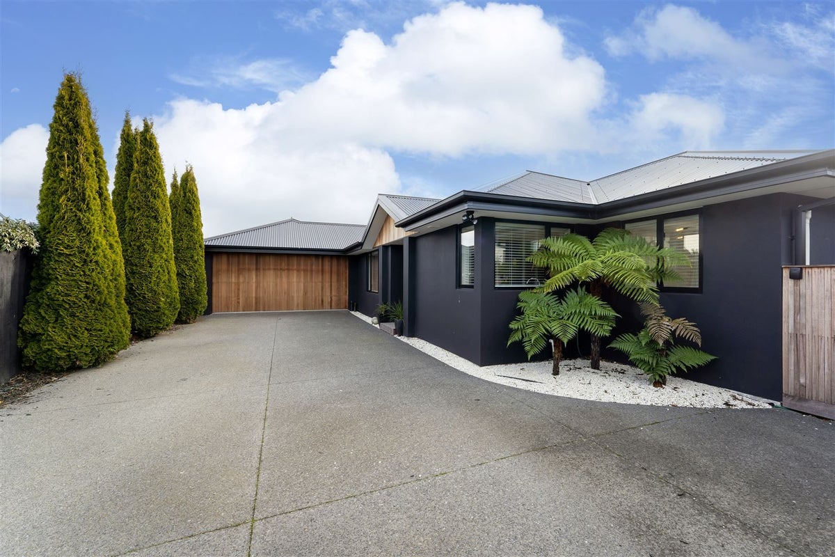 11 Brookwater Avenue, Northwood, Christchurch - Carousel 15