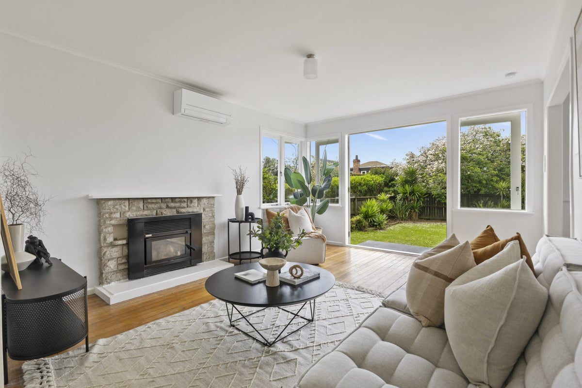 88 Coronation Road, Mangere Bridge, Auckland - Carousel 2