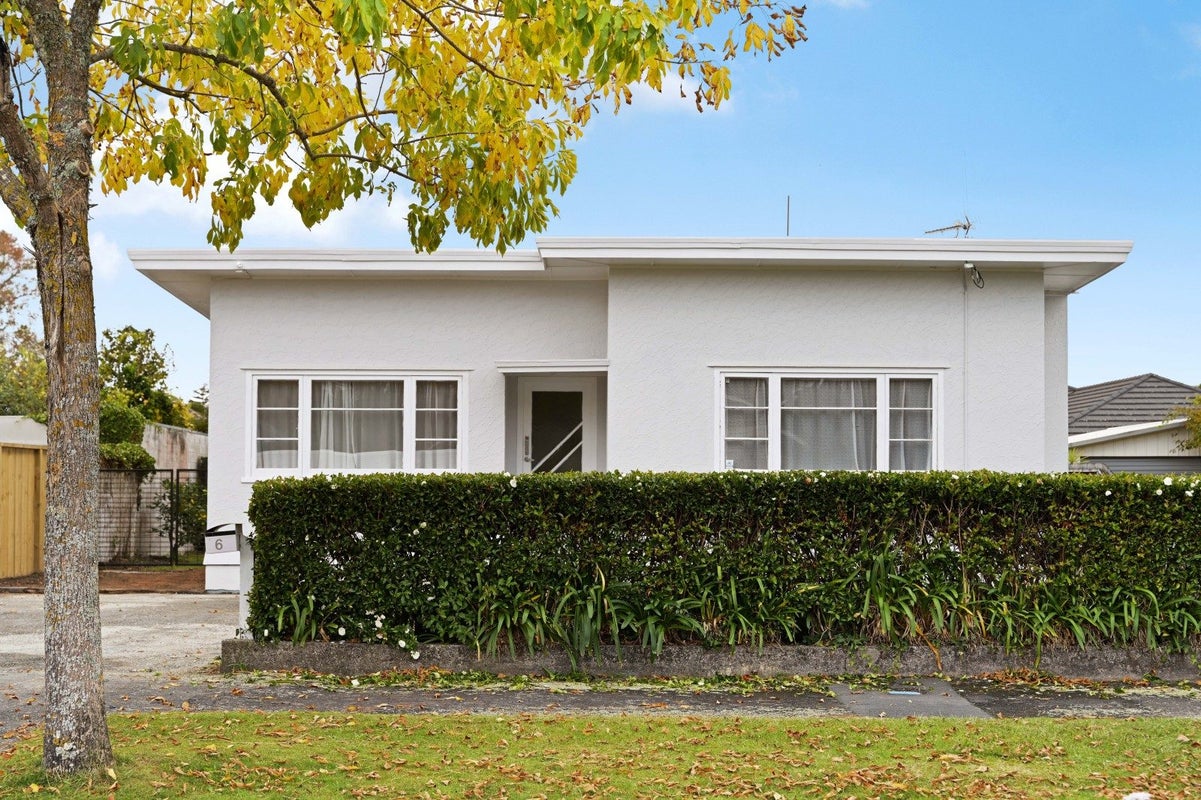 6 Bell Street, Hamilton East, Hamilton - Carousel 1