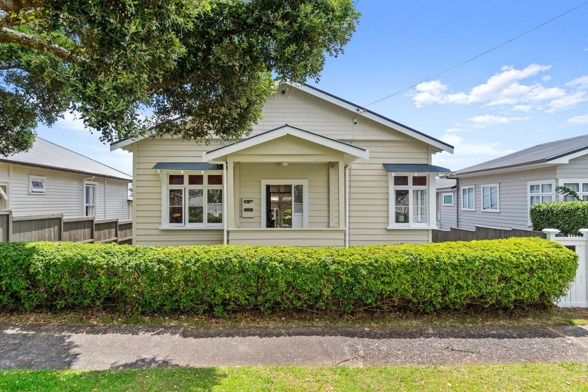 32 Truro Road, Sandringham, Auckland - Carousel 2