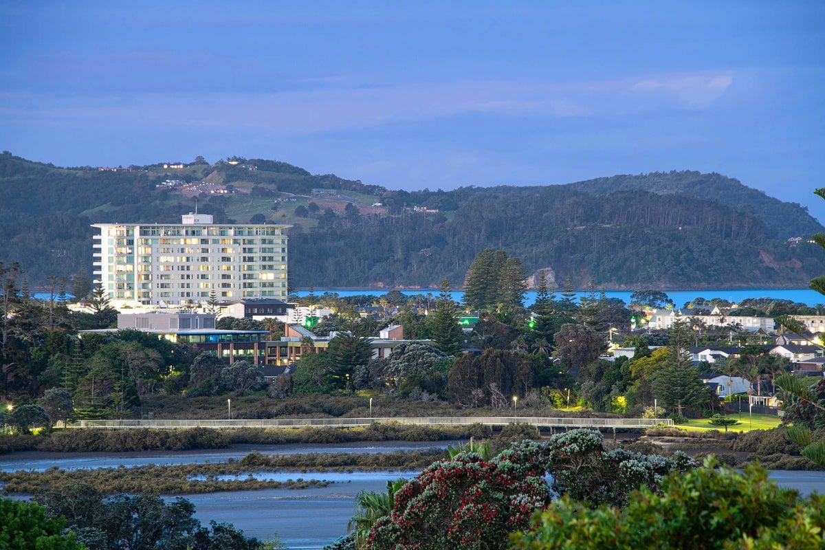 3 Moffat Road, Red Beach, Whangaparaoa - Carousel 1