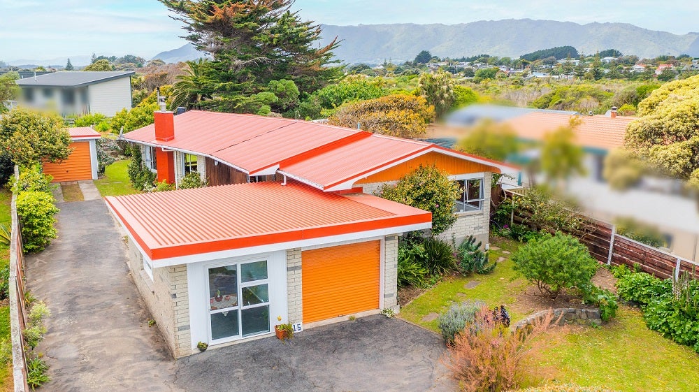 15 Eruini Street, Waikanae Beach, Waikanae - Carousel 2