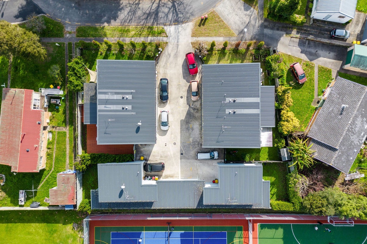 3/11 Crosher Place, Silverdale, Hamilton - Carousel 18