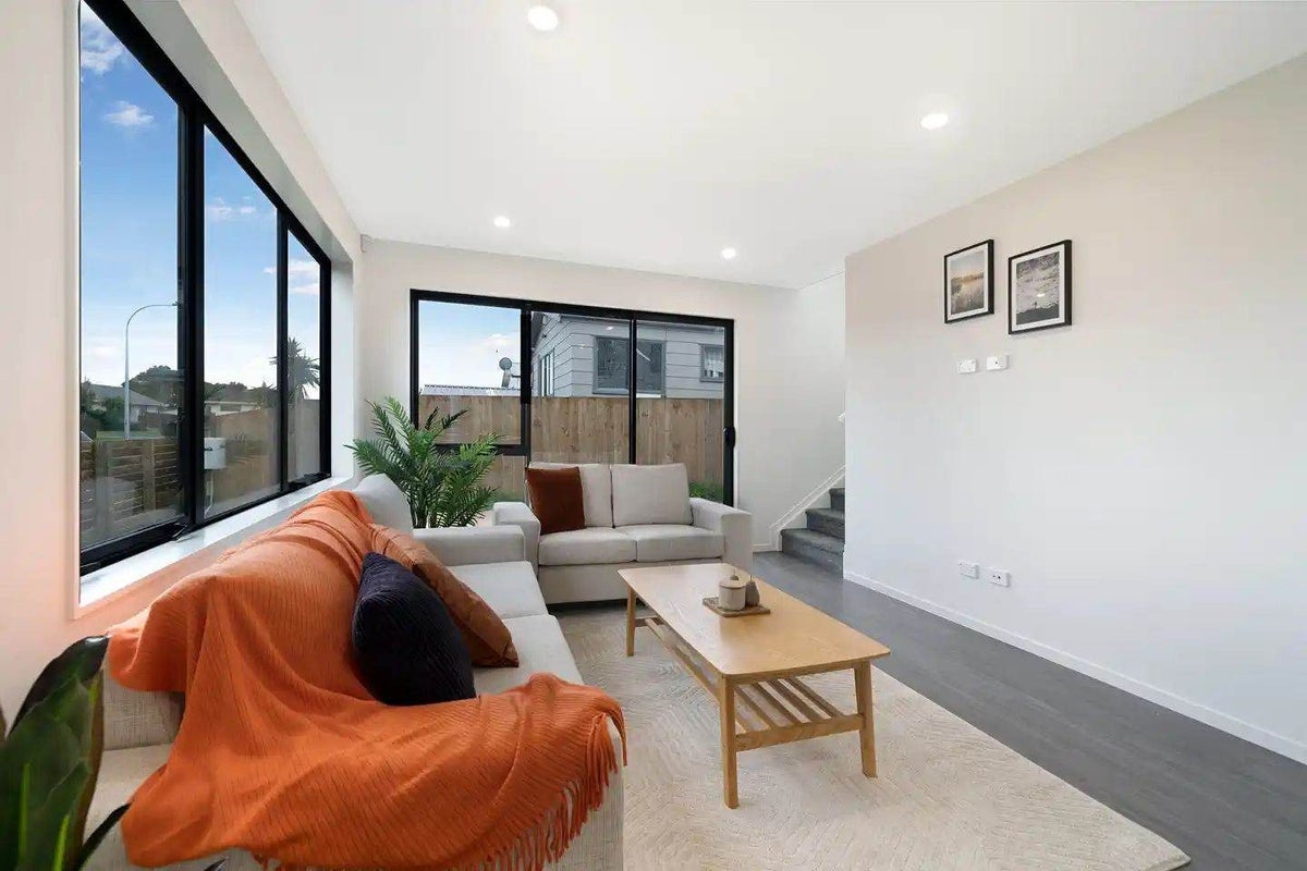 4B Templeton Place, Clendon Park, Auckland - Carousel 1