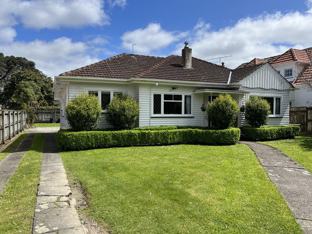 23 Military Road, Boulcott, Lower Hutt - Carousel 1