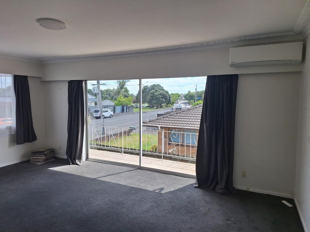 1/46 Morningside Drive, Morningside, Auckland - Carousel 2