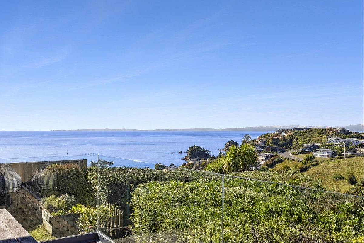 6 Adele Way, Kaiteriteri - Carousel 1