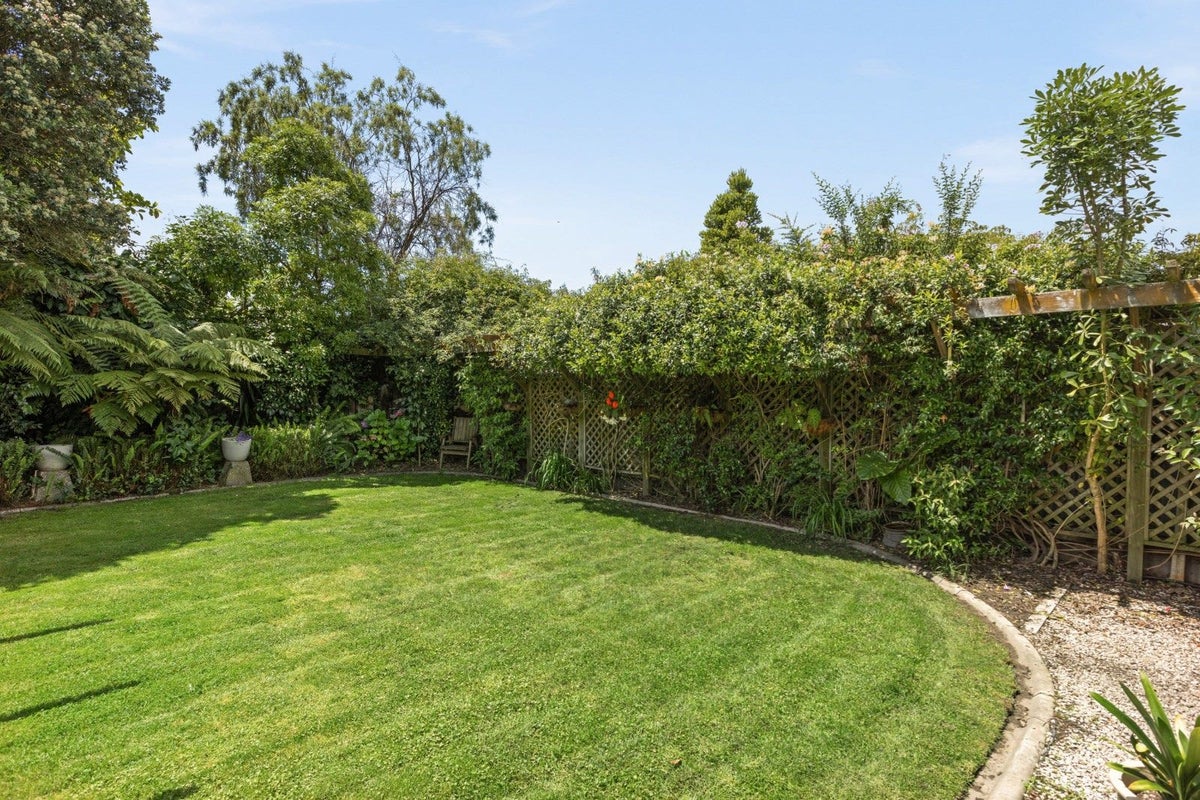 37 Maltby Street, Meeanee, Napier - Carousel 21