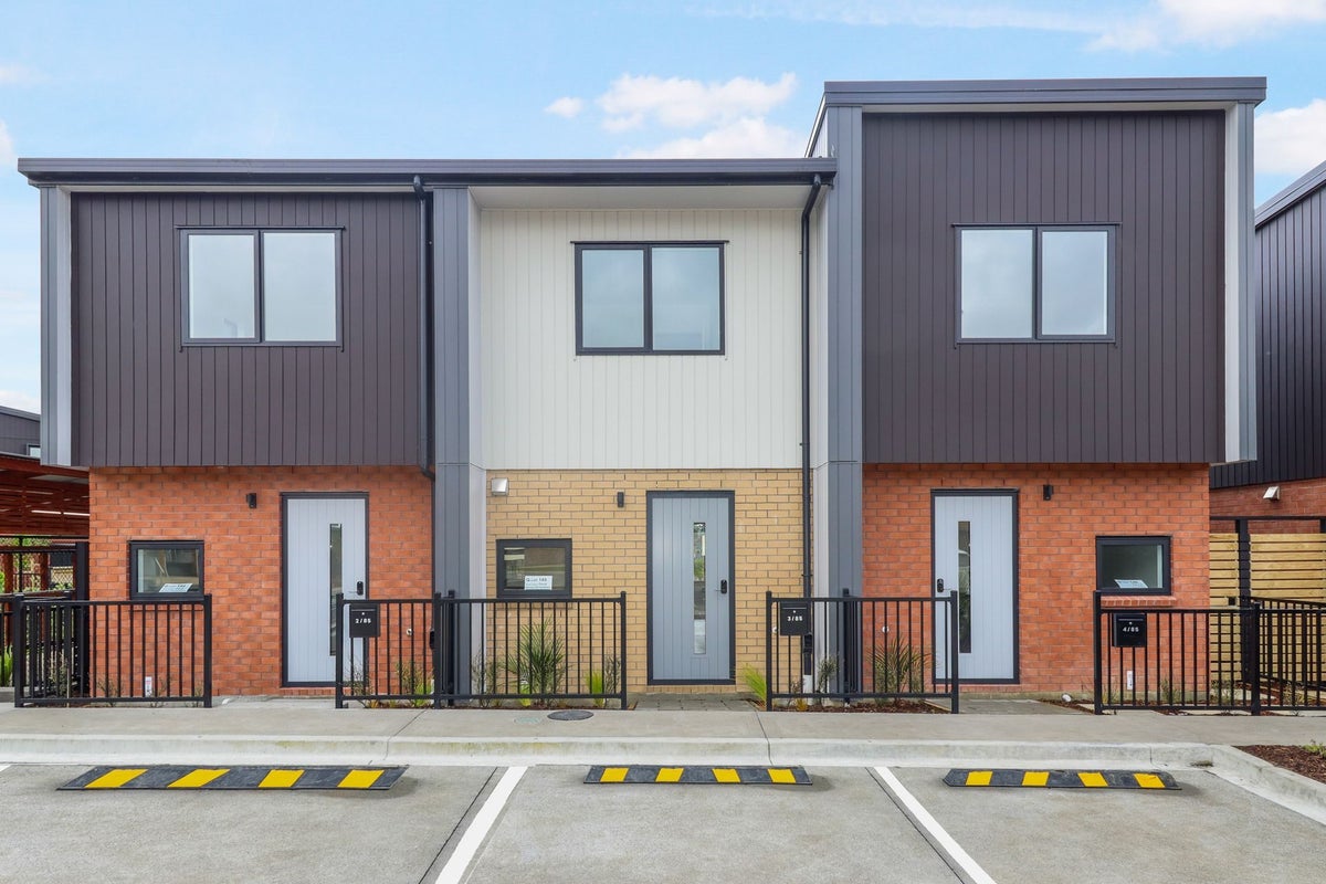 3/85 Selo Street, Glen Eden, Auckland - Carousel 1