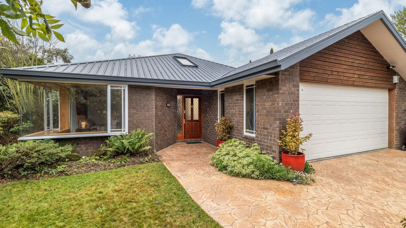 31 Millcroft Place, Parklands, Christchurch - Carousel 1